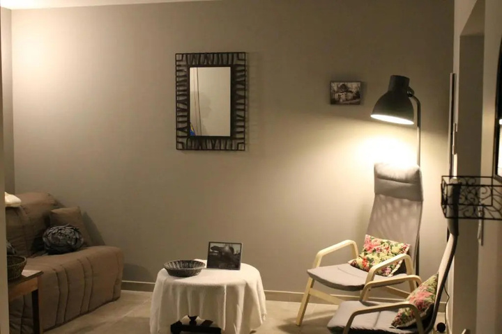 Room 2 of 10