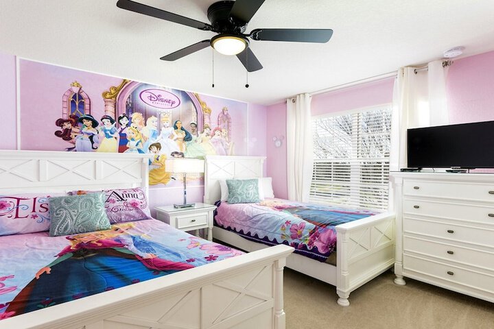 Room 391 of 710