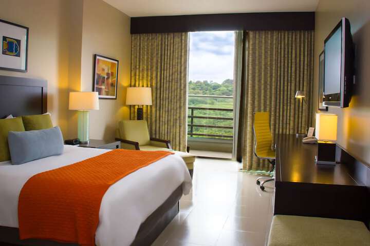 Room 57 of 230