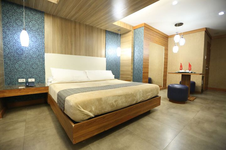 Room 4 of 5
