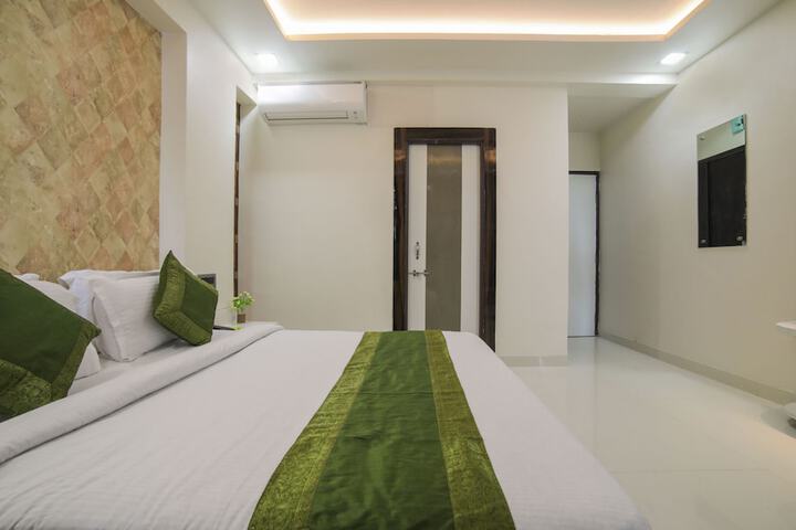 Room 5 of 24