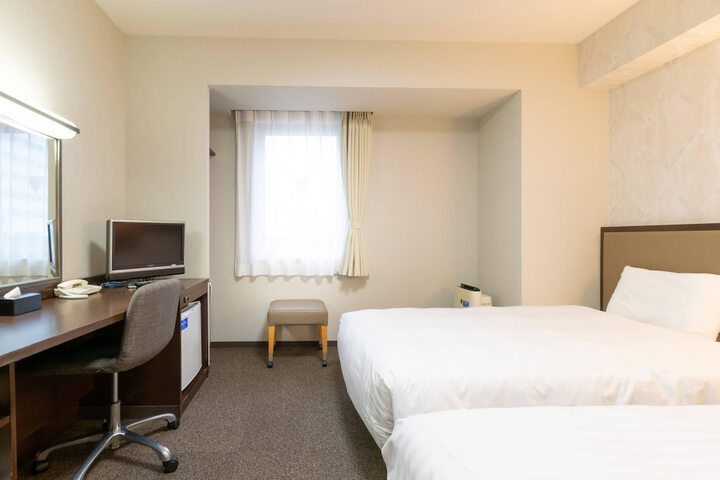 Room 15 of 40