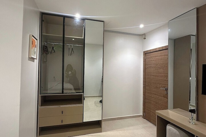 Room 9 of 27