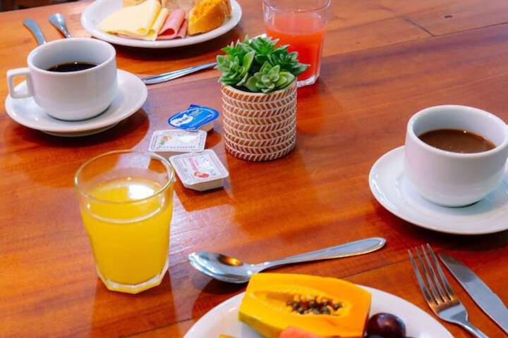 Breakfast/Coffee Service 31 of 36