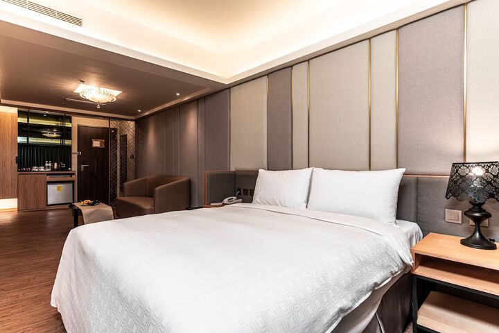 Room 10 of 51