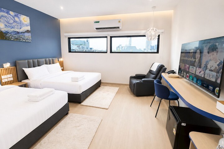 Room 8 of 38