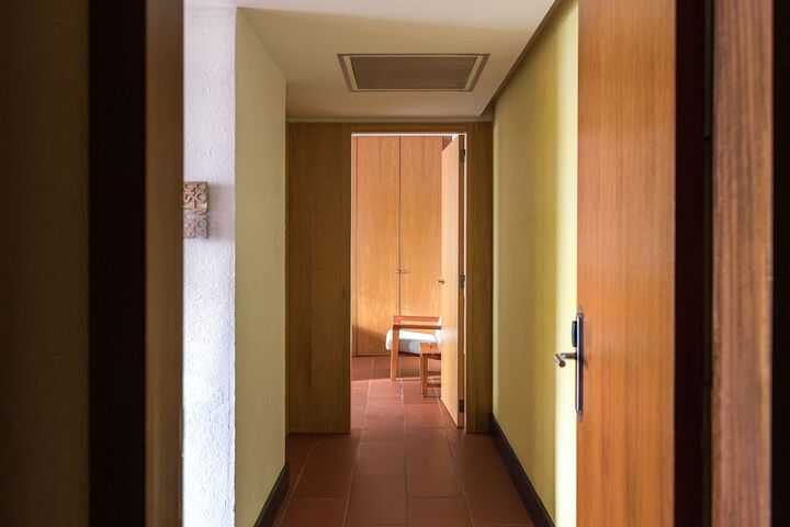 Room 73 of 234