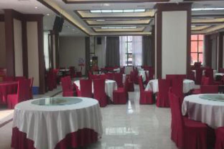 Dining 2 of 23