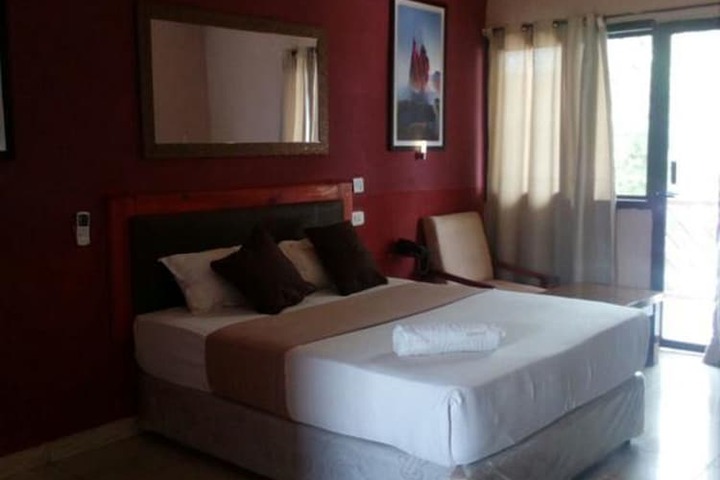 Room 4 of 28
