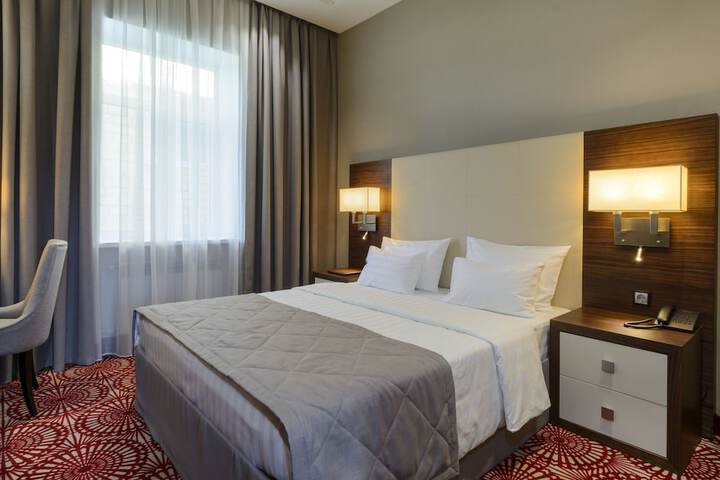 Room 4 of 61
