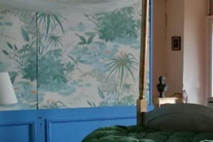 Room 25 of 76