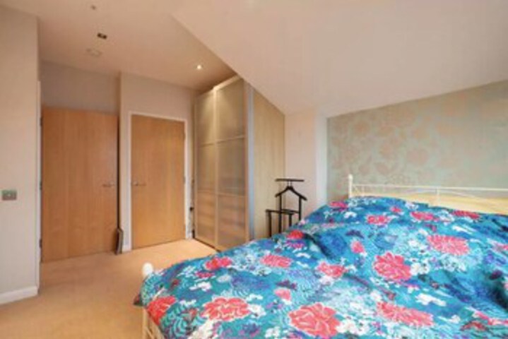 Room 8 of 18