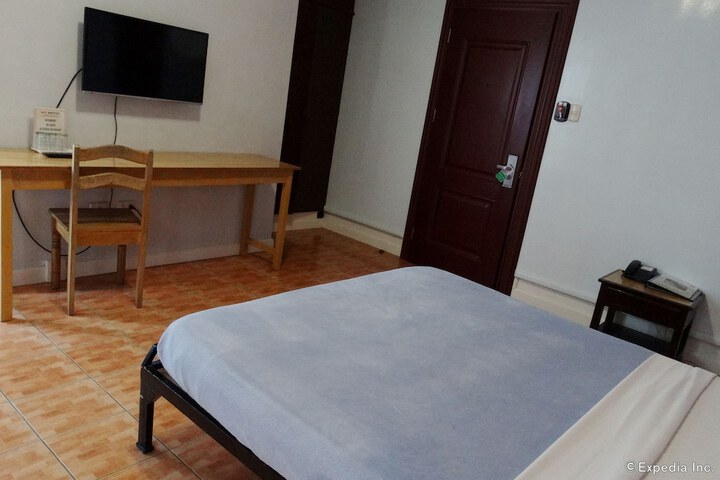 Room 6 of 23