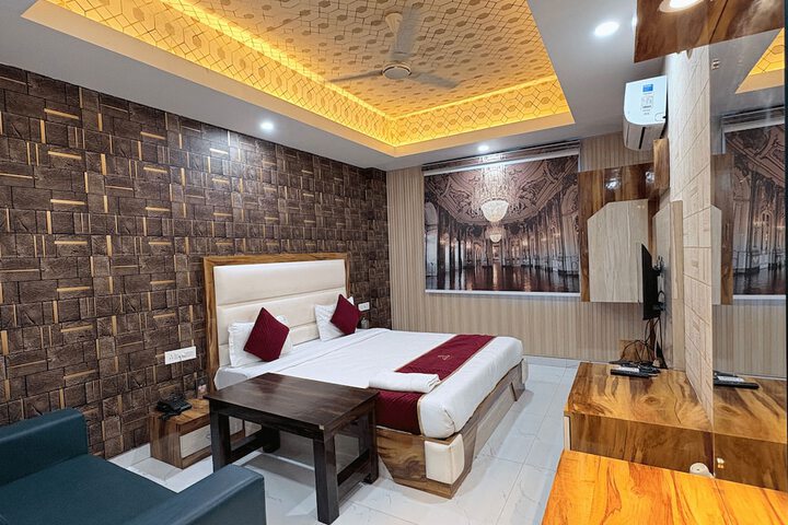 Room 5 of 23