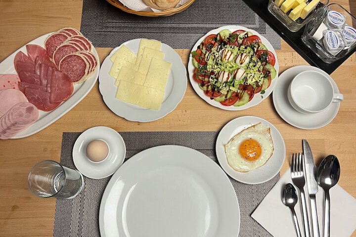 Breakfast/Coffee Service 22 of 40