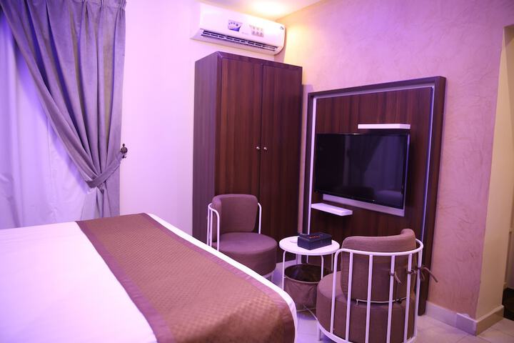 Room 15 of 80