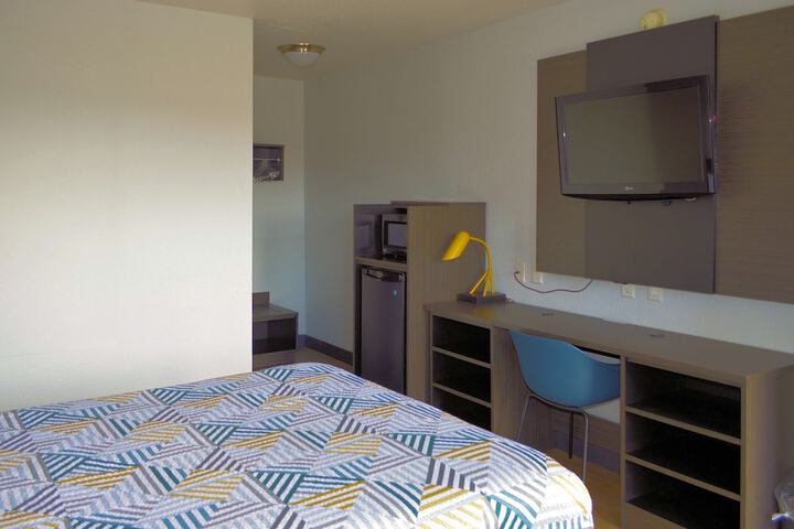 Room 4 of 19