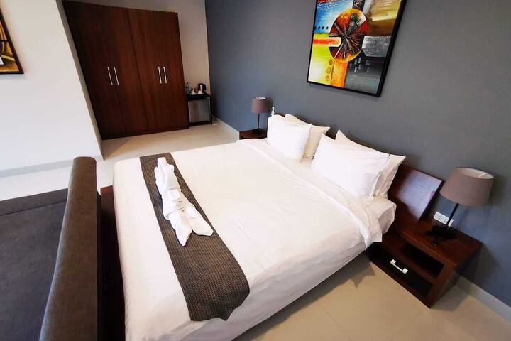 Room 8 of 36