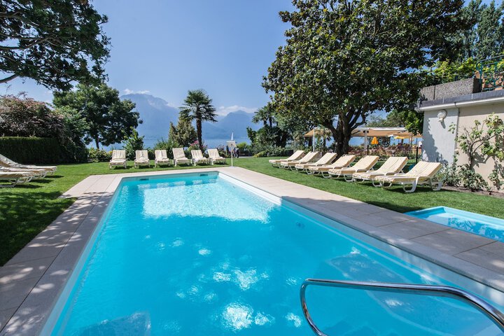 Pool Hotel