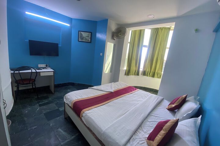 Room 16 of 32