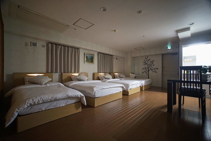 Room 13 of 51
