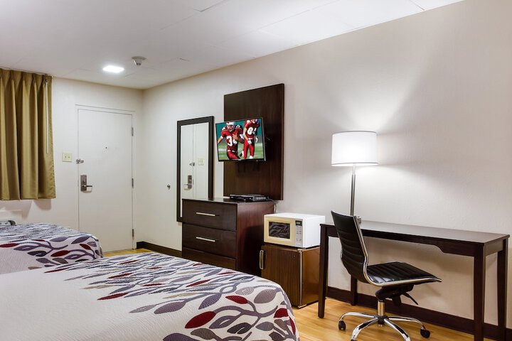 ADA Accessible Deluxe 2 Queen Beds (6 of 14)