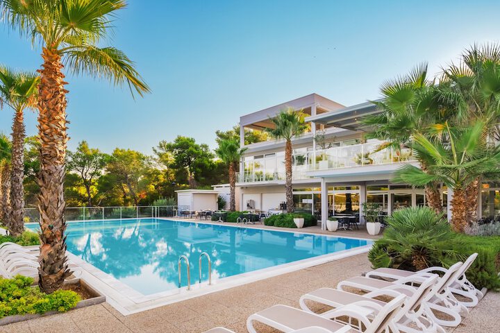 Image of Gava Waterman Milna Resort