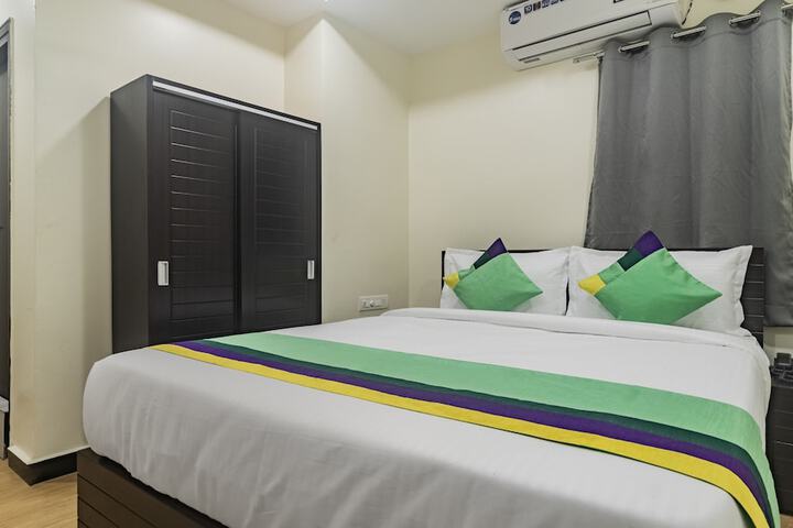 Room 16 of 34