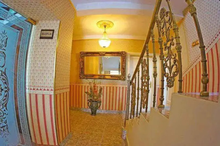 Photo 9