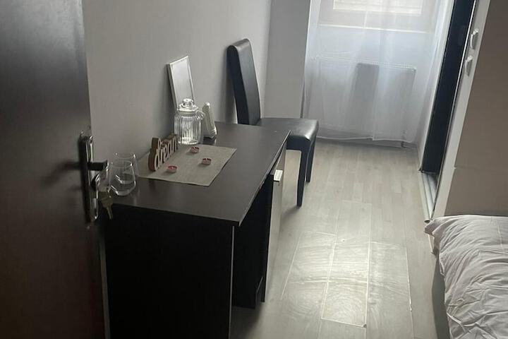 Room 7 of 35