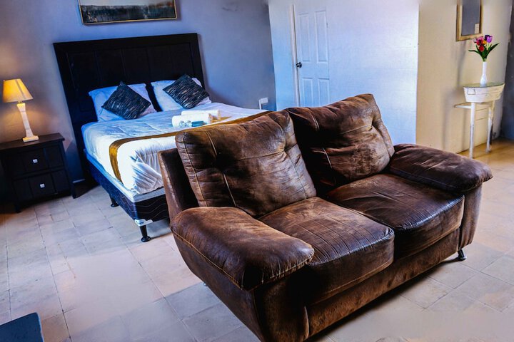 Room 2 of 34