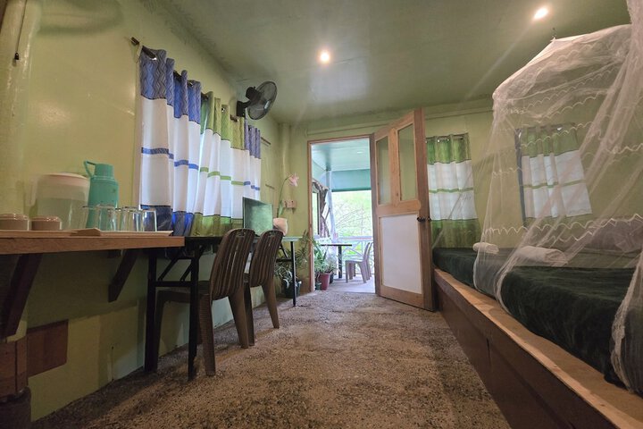 Room 6 of 25