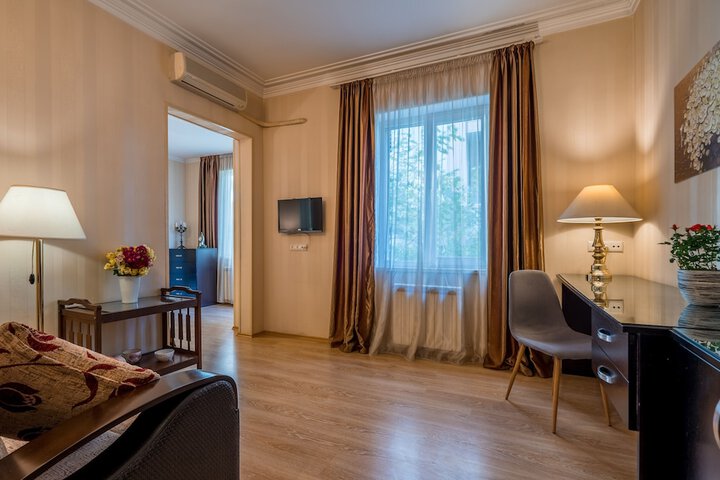 Room 42 of 139