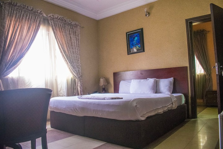 Room 13 of 68