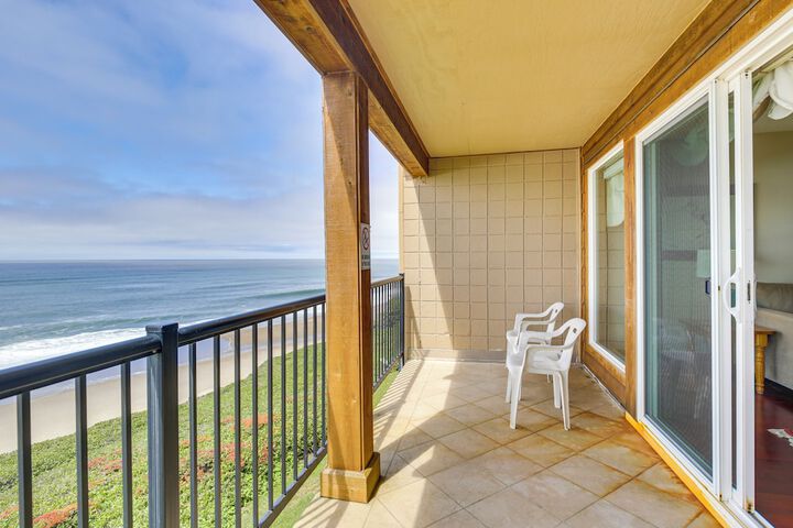 Lincoln City Oceanfront Condo Near Lincoln Beach!