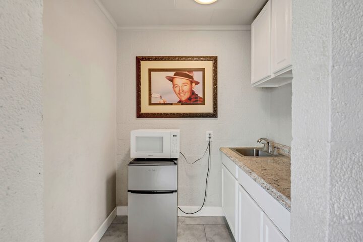 Suite King Bed Kitchenette Ground Floor (5 of 15)