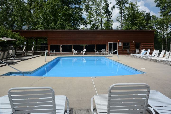 Pool 41 of 51