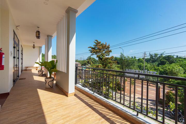Terrace/Patio 2 of 5