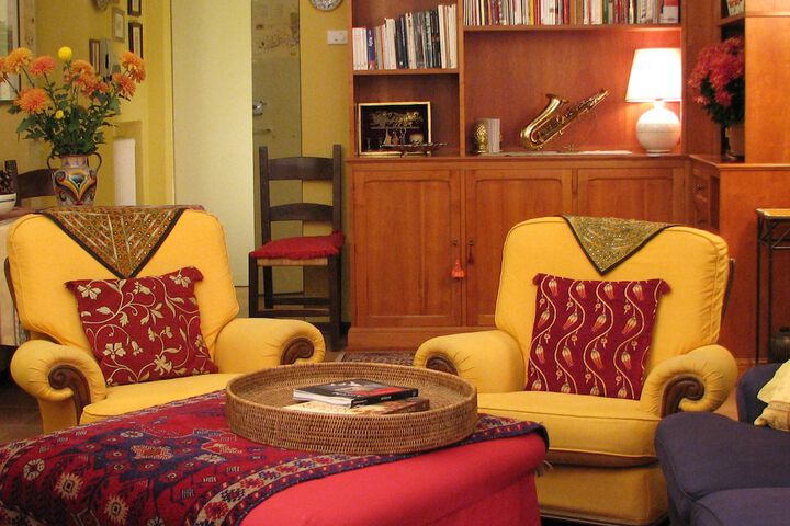 Room 6 of 12