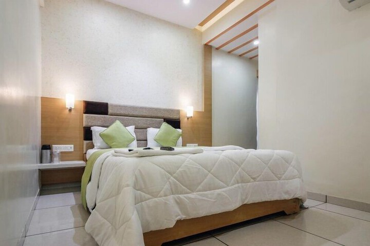 Room 7 of 24