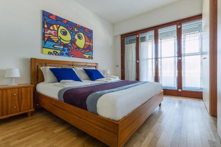 Room 2 of 13