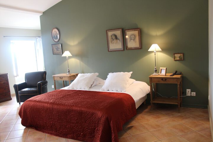 Room 7 of 61