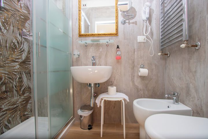 Room 14 of 20