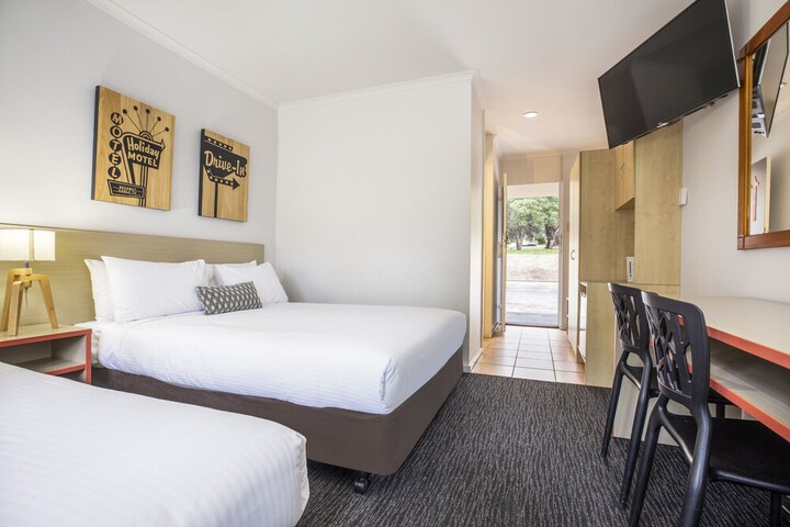 Room 4 of 31