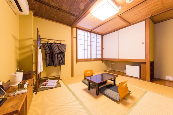 Room 7 of 66
