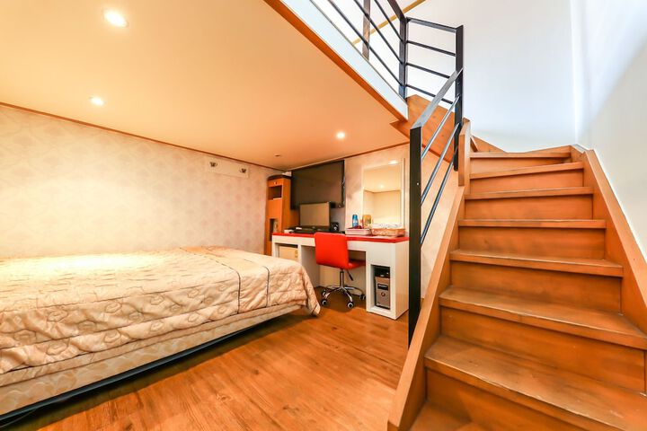 Room 29 of 47