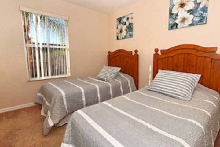 Room 164 of 380