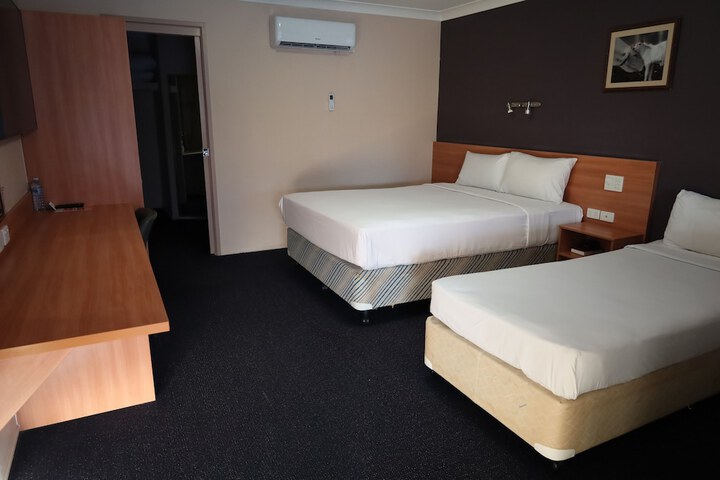 Room 5 of 13