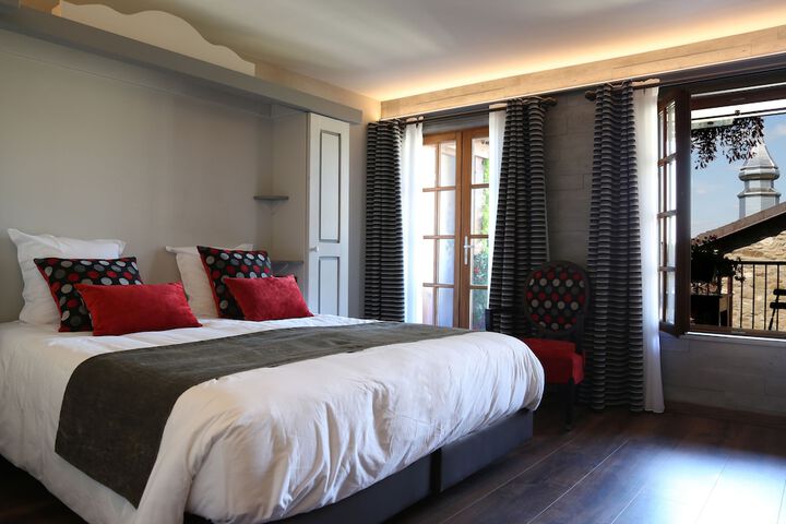 Room 2 of 27