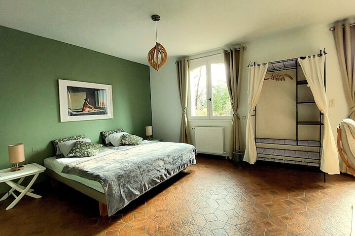 Room 7 of 36